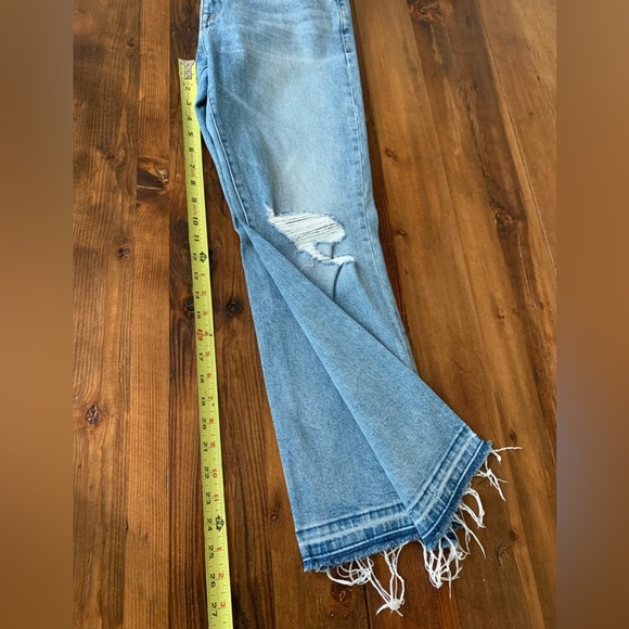 DL1961 Mara InstaSculpt Straight Leg Crop Jeans - Glacier - Picture 7 of 10